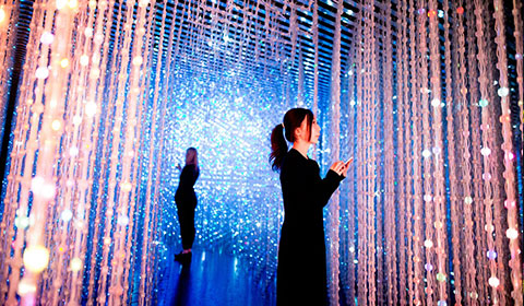 Must Go: Future World: Where Art Meets Science - Crystal Universe