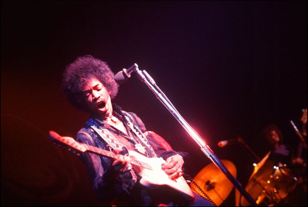 Jimi Hendrix, Winterland, San Francisco, CA, 1968. LA MAISON REBELLE. Allan Tannenbaum