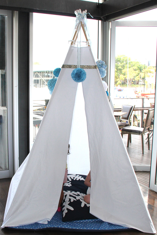 Teepee in Frozen theme