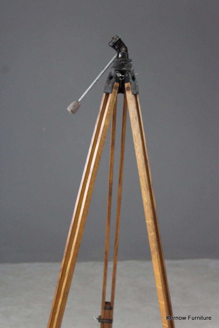 新製品情報も満載 CAMP MANIA PRODUCTS BRY WOODEN TRIPOD