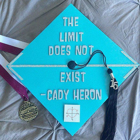 graduation caps, graduation cap, graduation fails, hilarious fails, graduation cap ideas, creative graduation caps, how to make a graduation cap, custom graduation cap, graduation cap custom