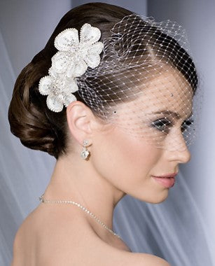 https://bridalhairaccessoriesbristol.wordpress.com/2014/04/18/critical-criteria-in-bridal-hair-accessories-explained/ 