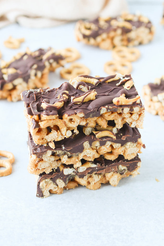 chocolate covered pretzel cereal bars