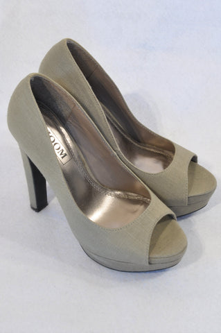 Zoom Olive Linen Peep Toe Heel Shoes Women Size 4