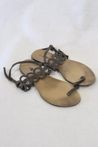 Exico! Brown Pleather Toe Loop Sandals Women Size 5