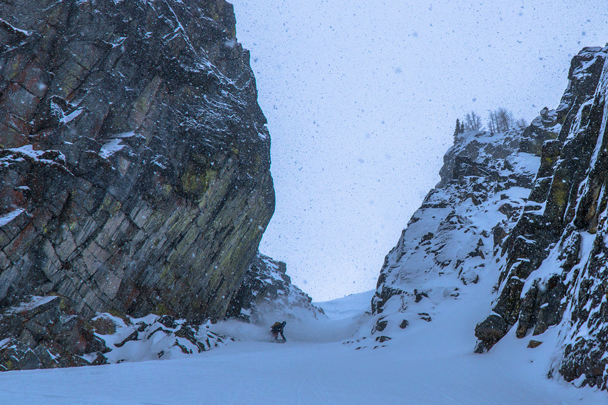 Logan Pow Couloir Venture Snowboards