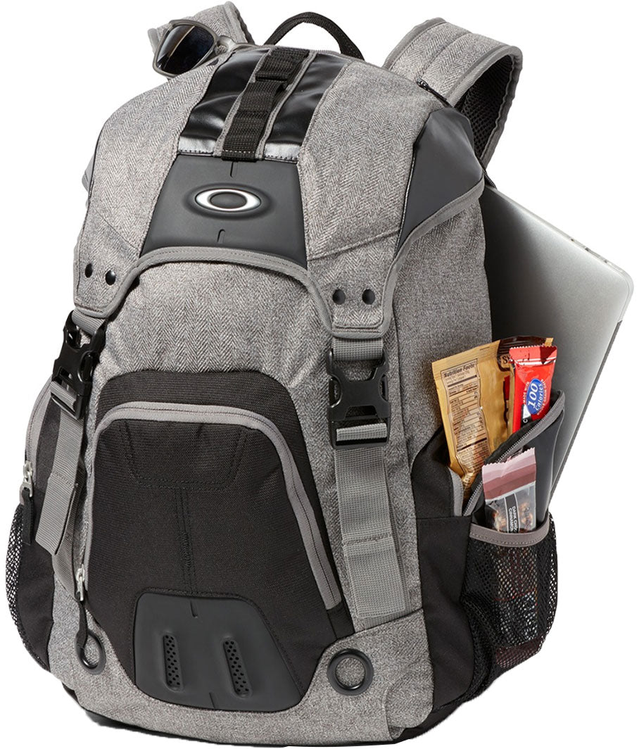 Oakley Fall 2017 Accessories | Mens Lifestyle Backpacks