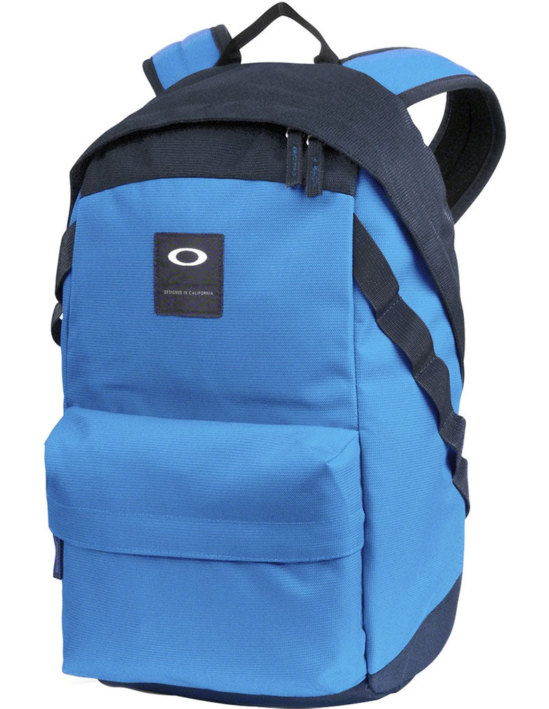 Oakley Fall 2017 Accessories | Mens Lifestyle Travel Backpacks