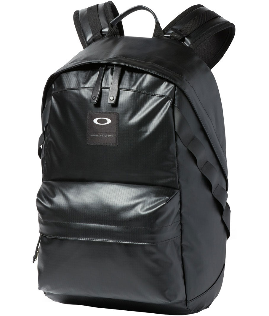 Oakley Fall 2017 Accessories | Mens Lifestyle Travel Backpacks