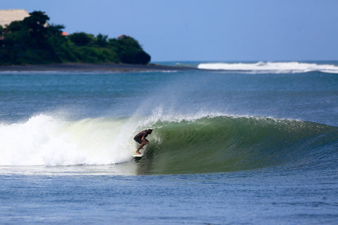 alonso surfing in la barra