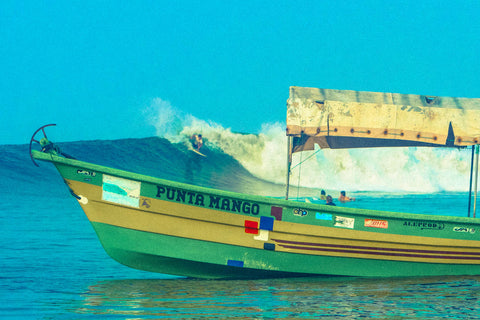 surfing in El Salvador 