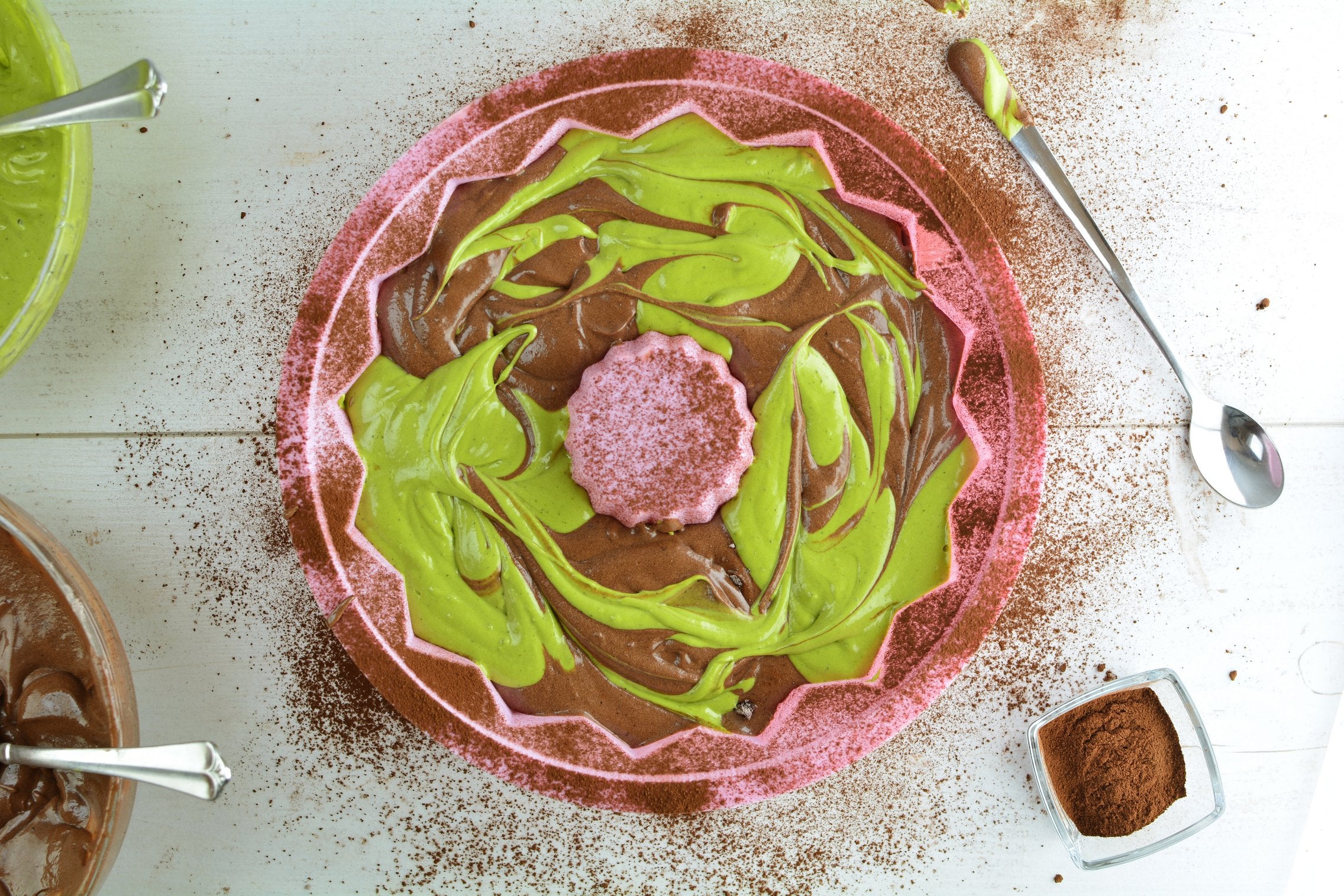 matcha-bundt-cake-baking