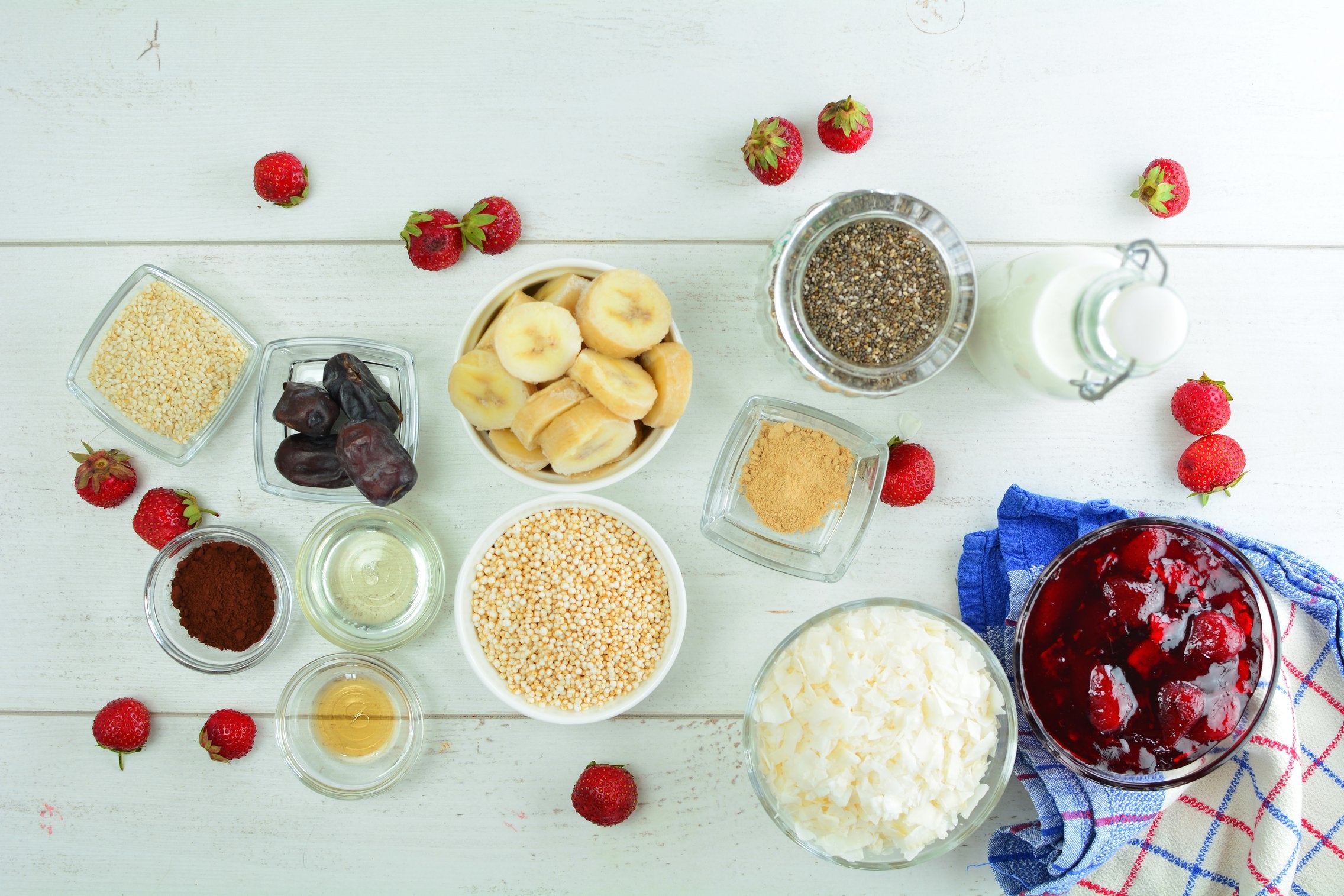 chia-maca-pudding-parfait-ingredients