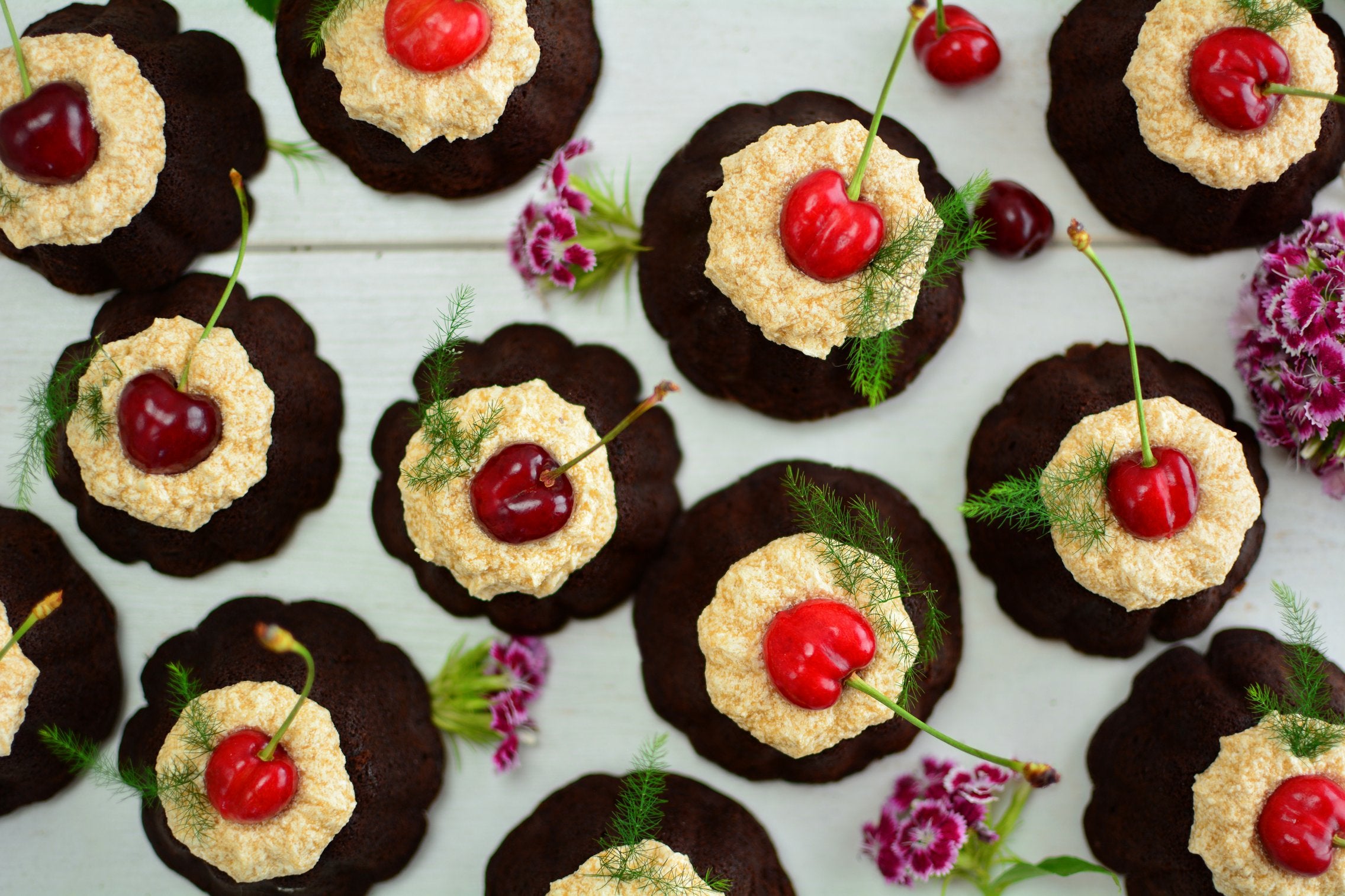 maca-mini-cherry-bundt-cakes-with-buttercream