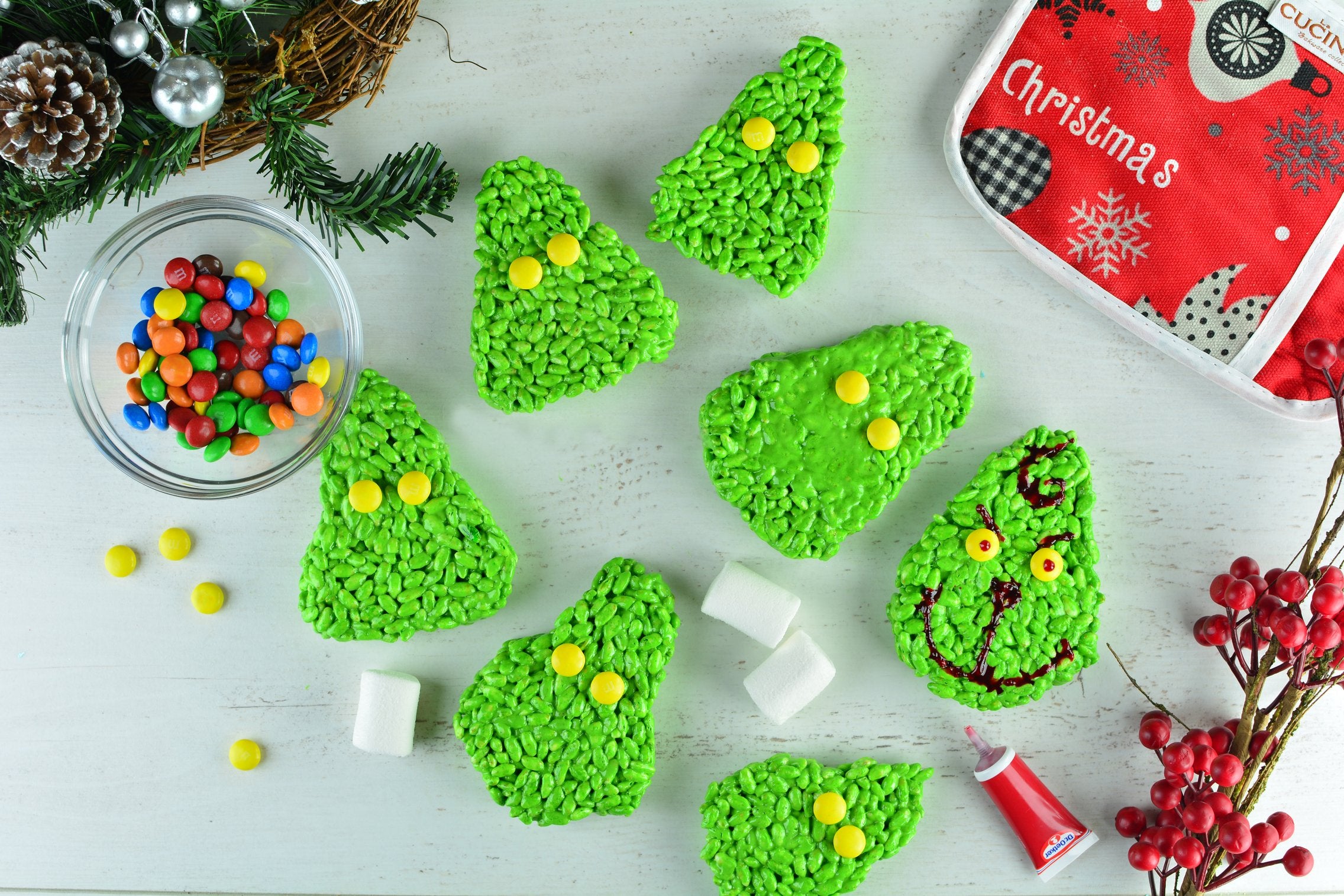 marshmallow-matcha-grinch-cookies-with-m-m-s-decorating