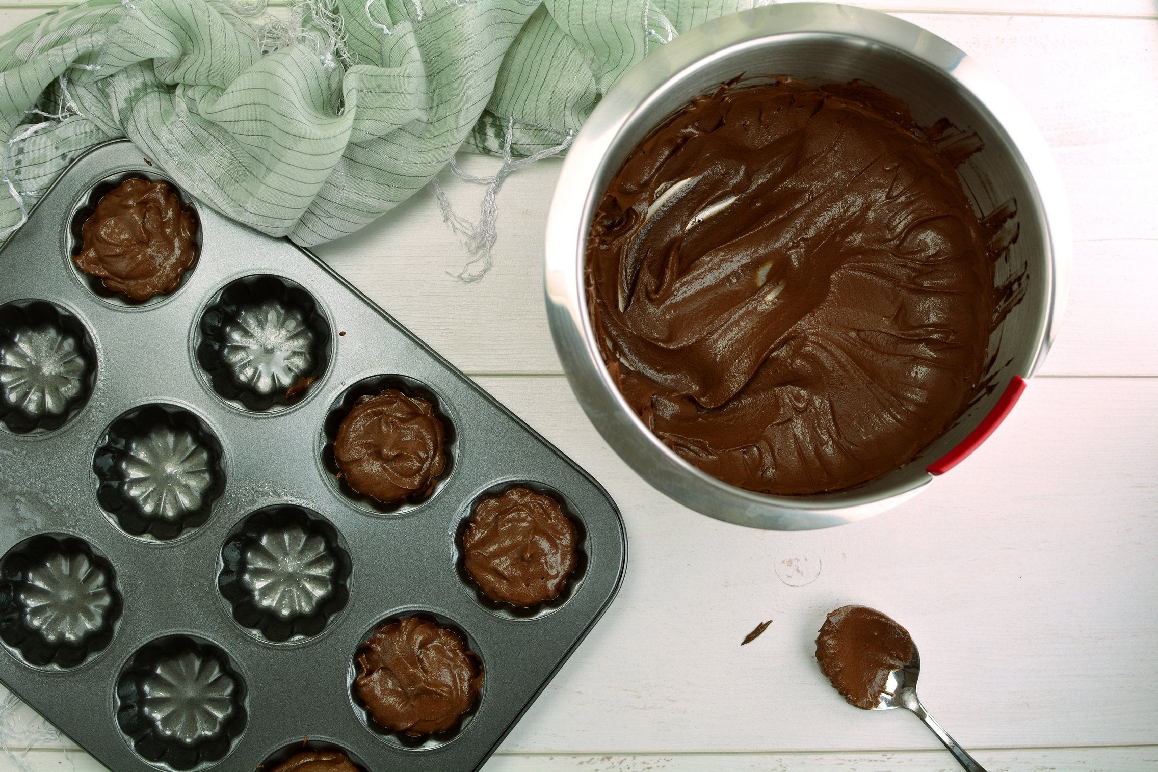 maca-mini-cherry-bundt-cakes-prep