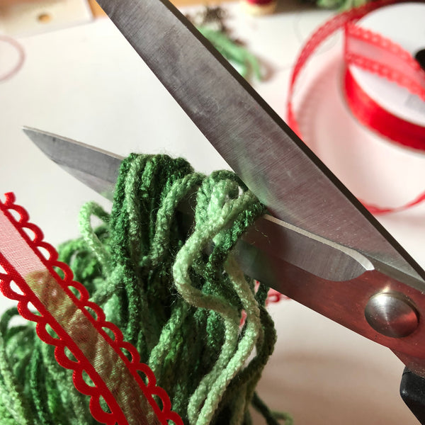 How to: Make a Holiday Tassel Ornament