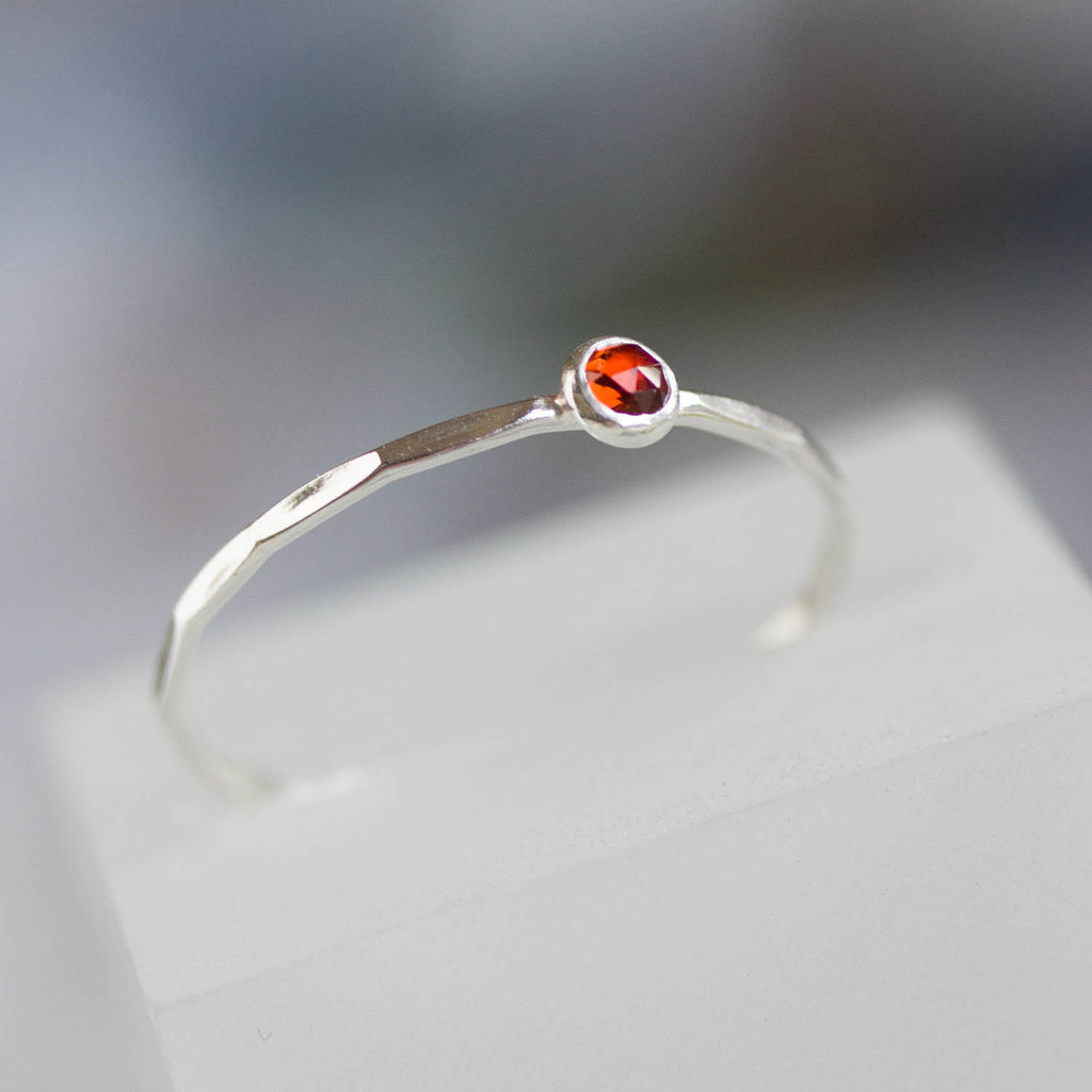 how to wear garnet gemstone