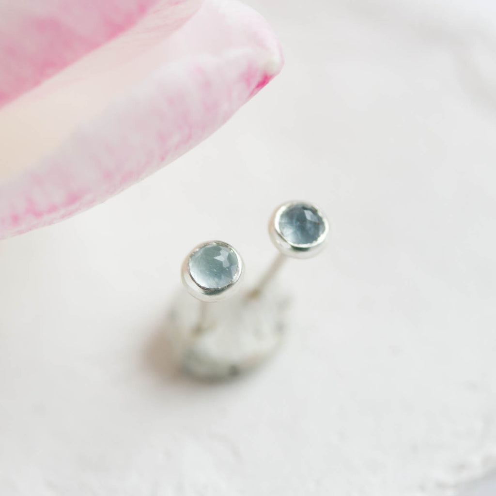 tiny silver stud earrings