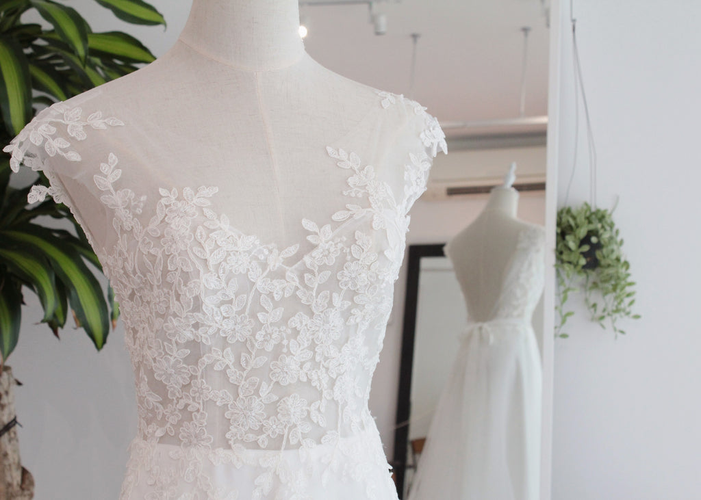 dentelle bridal custom cap sleeves wedding dress