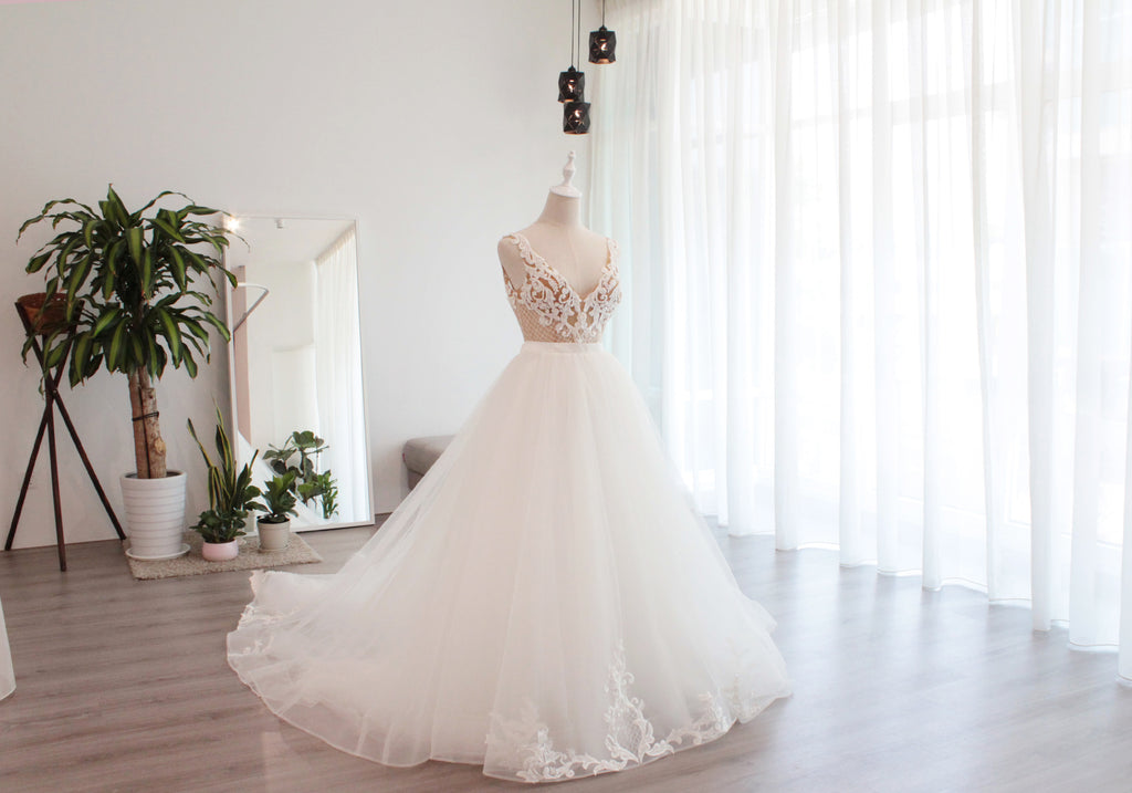 dentelle bridal custom ball gown aline wedding dress