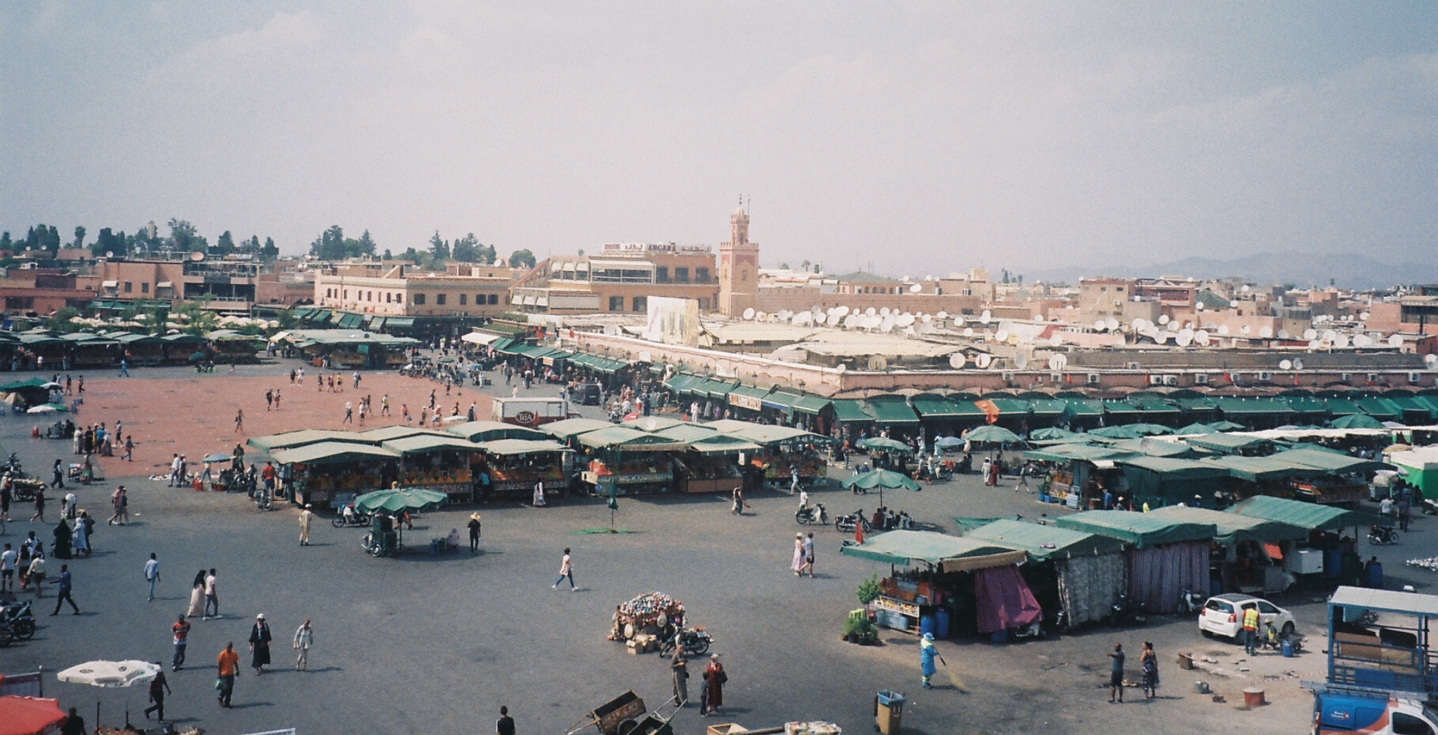 Morocco on film, Place Jemaa el Fnaa by day