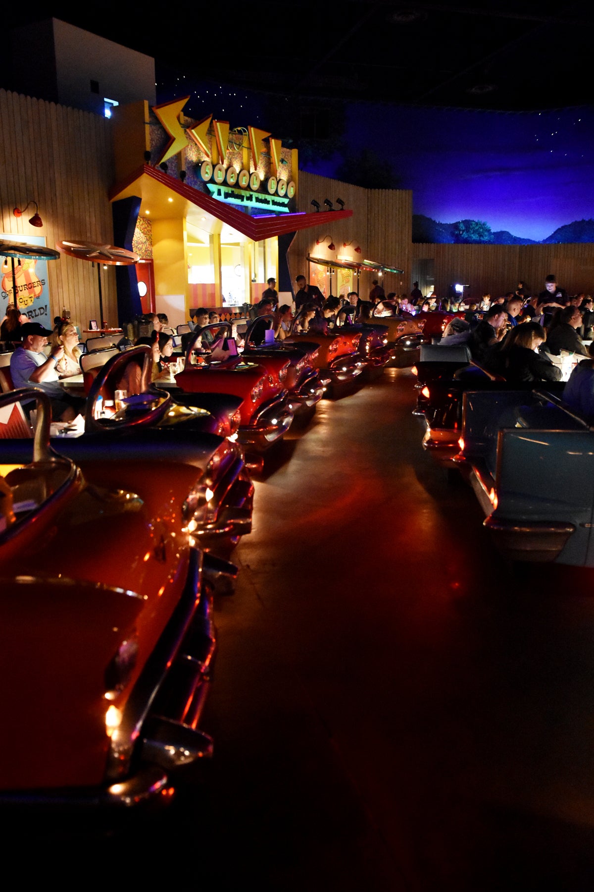 Sci-Fi Dine-In Theater Review | Disney's Hollywood Studios
