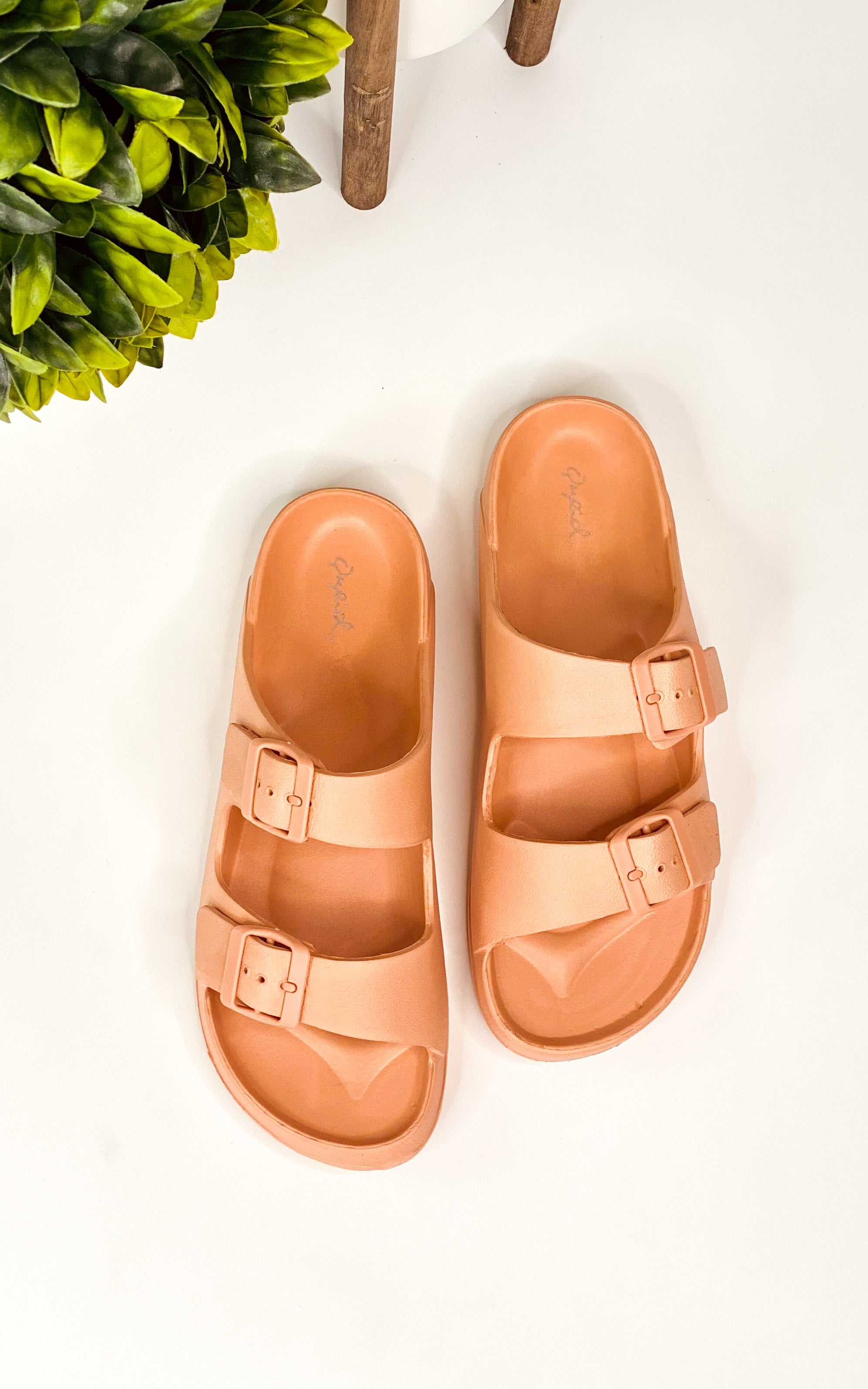 Qupid Lennie Slides in Coral - cantonclothingcompany