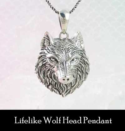 Lifelike Wolf Head Pendant