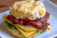 breakfast sandwich with bacon