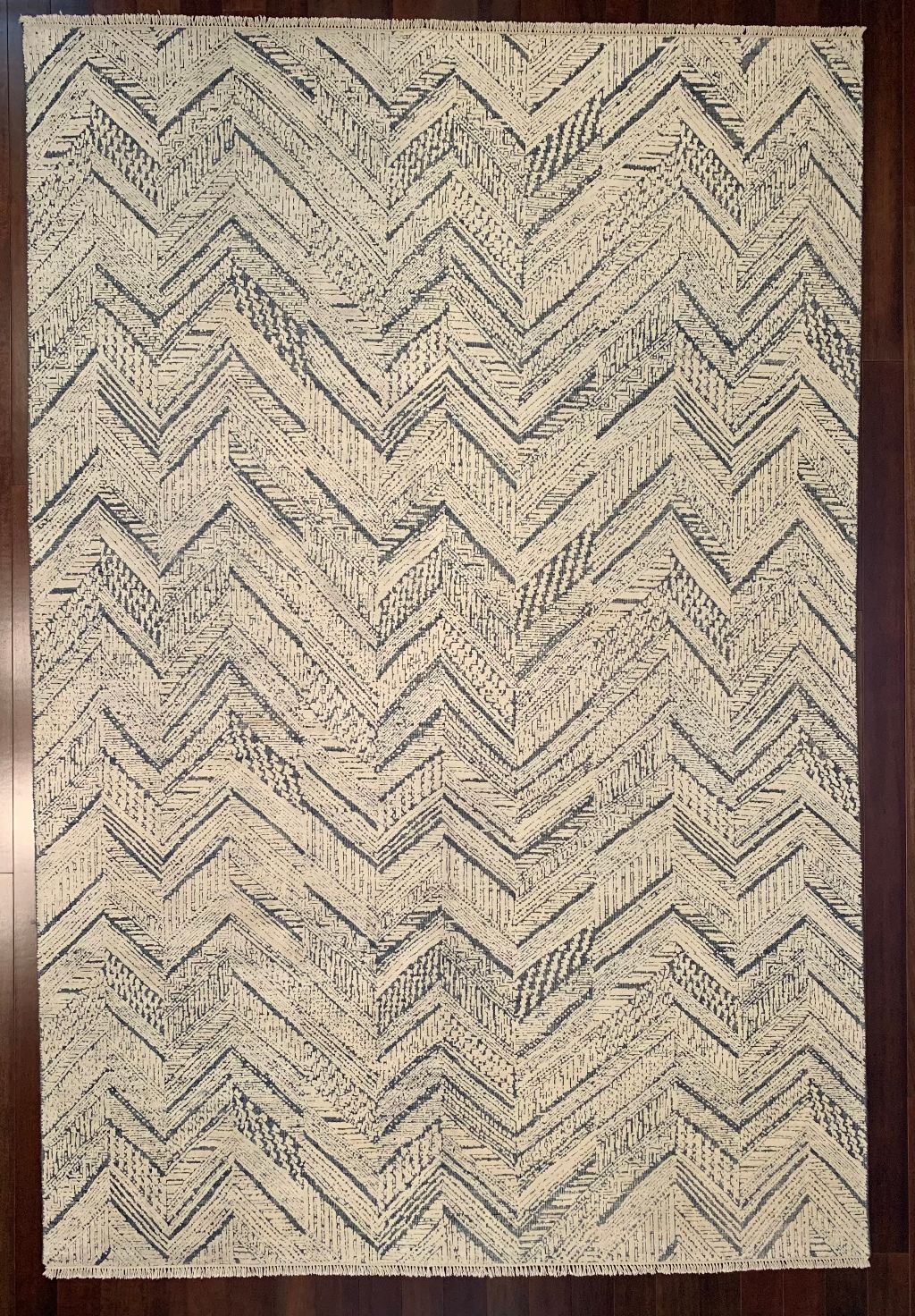 Modern geometric design white and blue rug