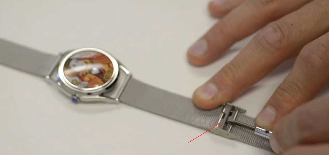 how to adjust the size of your metal watch strap - step 1