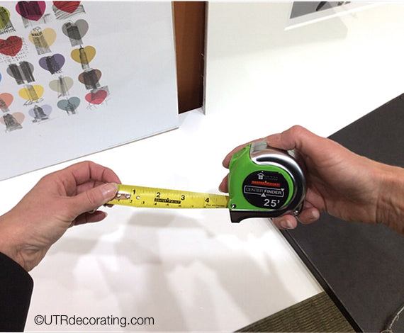 CenterFinder a measuring tape that quickly finds the centre of things without any complicated math