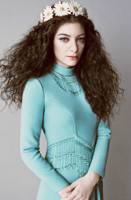 Lorde: resin dipped daisy crown, VOGUE US