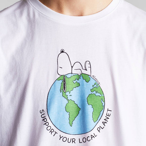 Dedicated T-Shirt Stockholm Snoopy Earth &hellip;