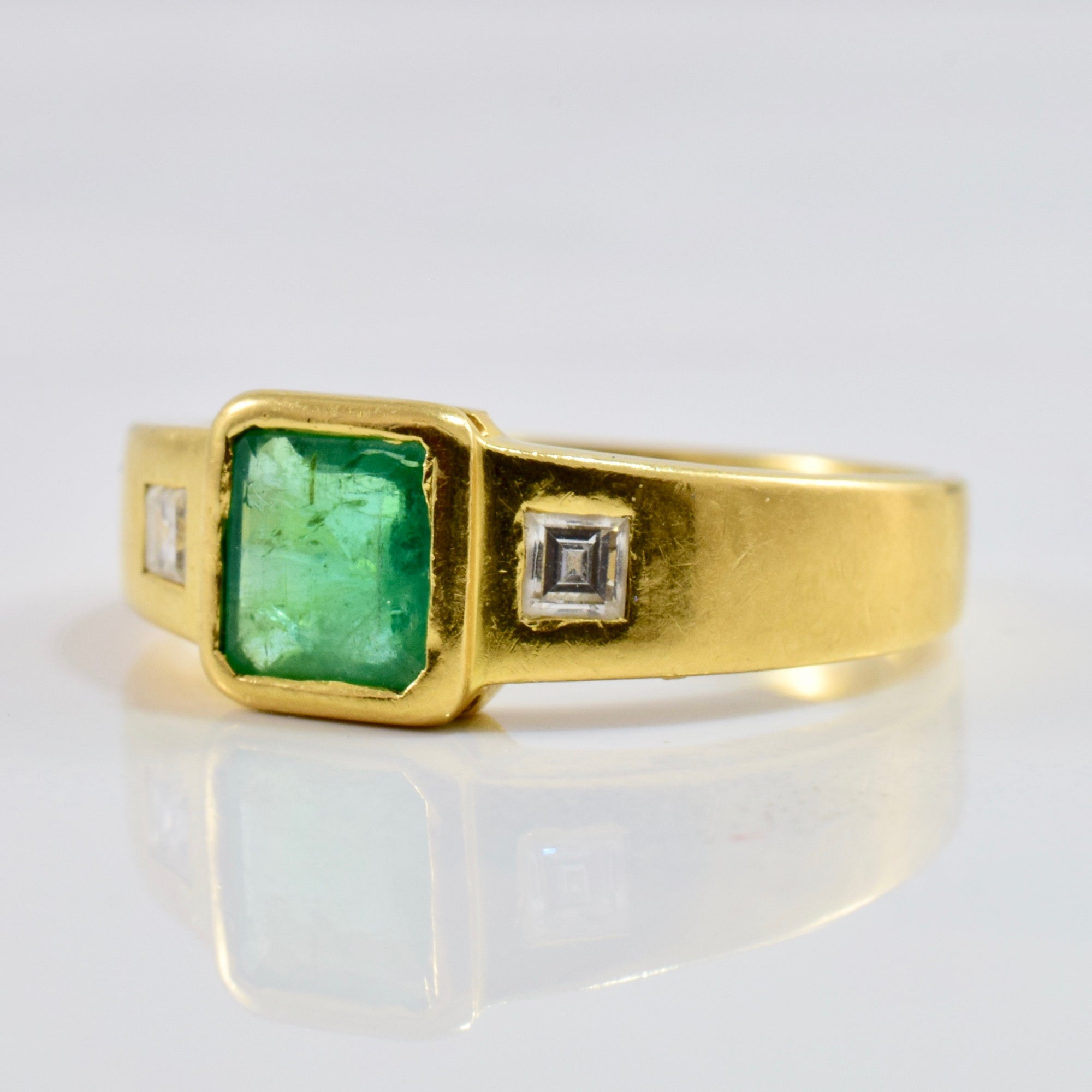 Bezel Set Emerald and Diamond Ring | 0.14 ctw SZ 5.75 |