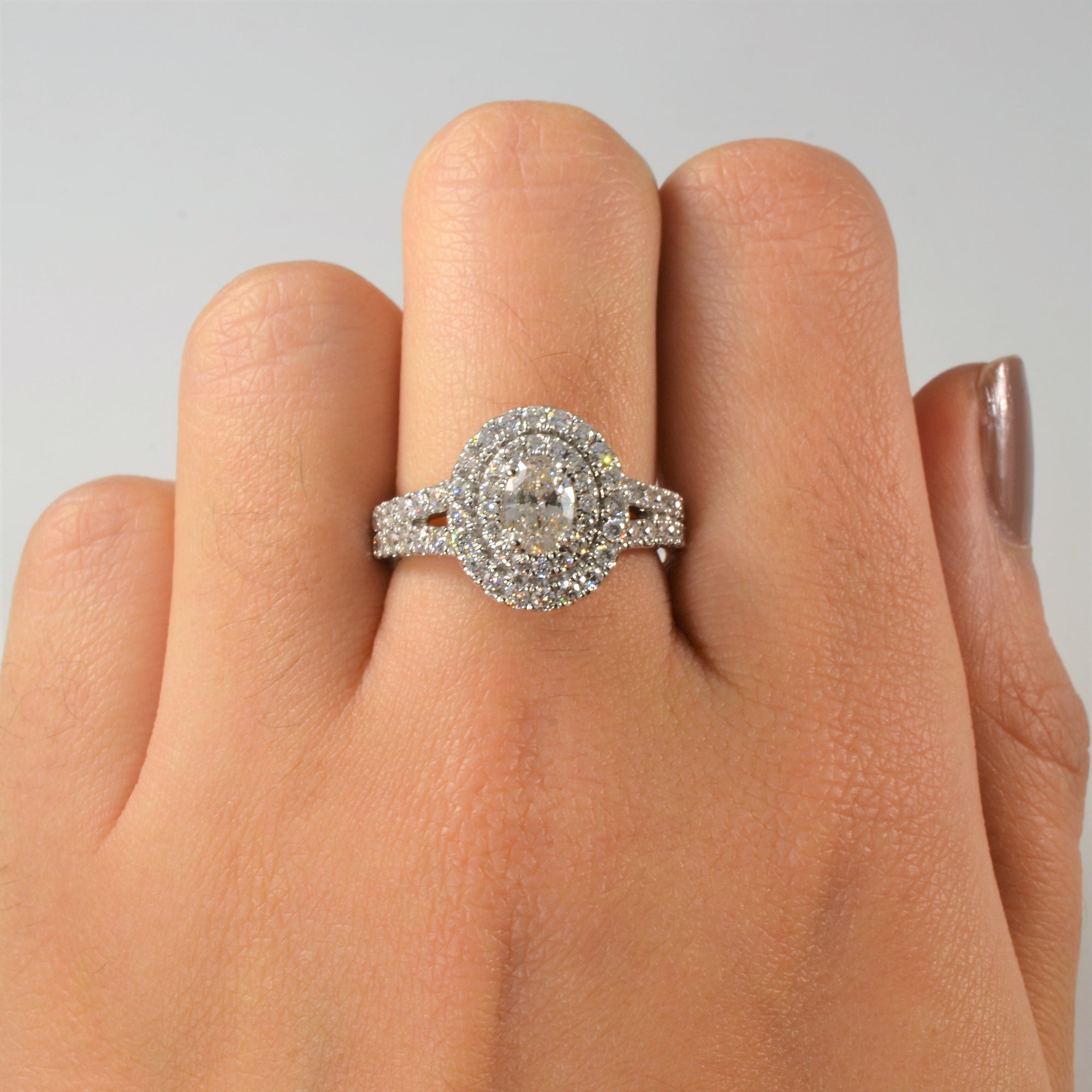 'Vera Wang' Double Halo Oval Engagement Ring | 1.18ctw | SZ 6.5 |