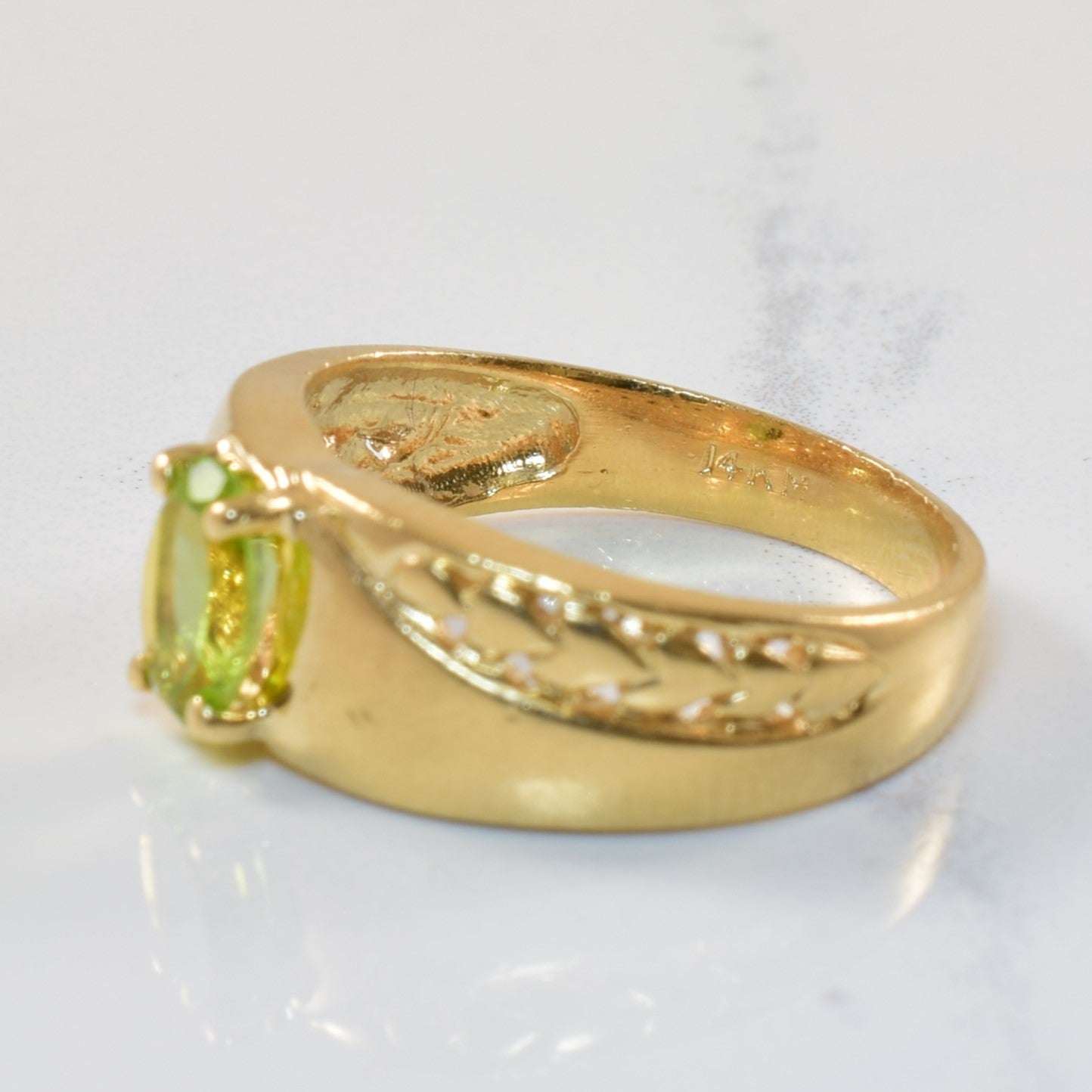 Heart Patterned Peridot Ring | 0.90ct | SZ 6.75 |