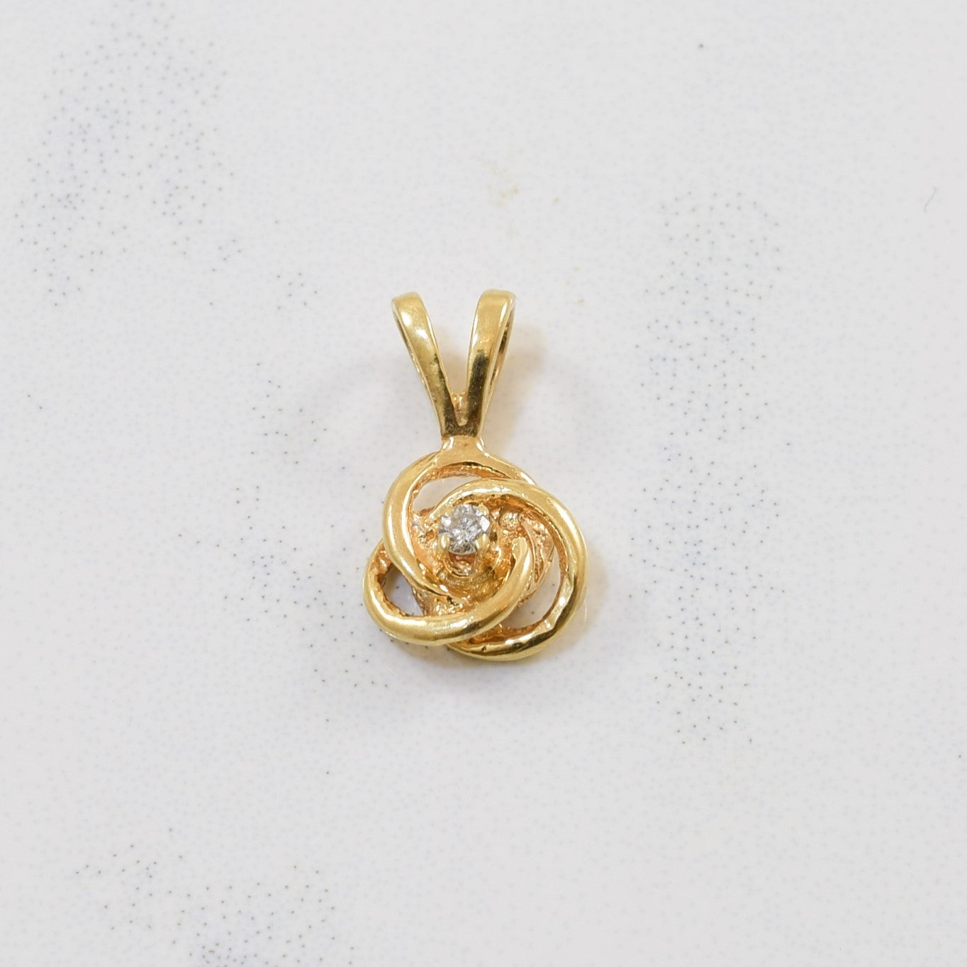 Diamond Twist Pendant | 0.02ct |