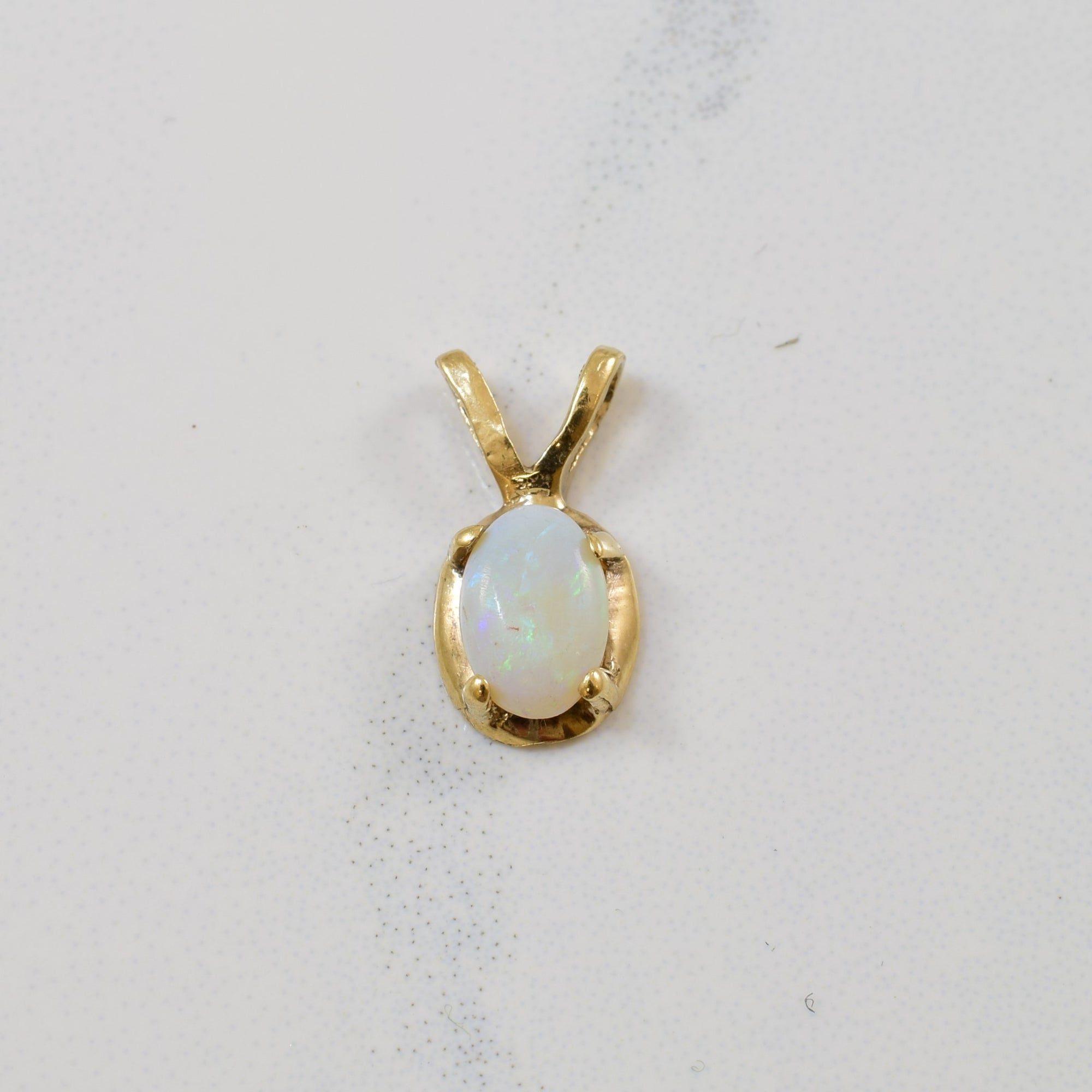 Oval Opal Pendant | 0.20ct |