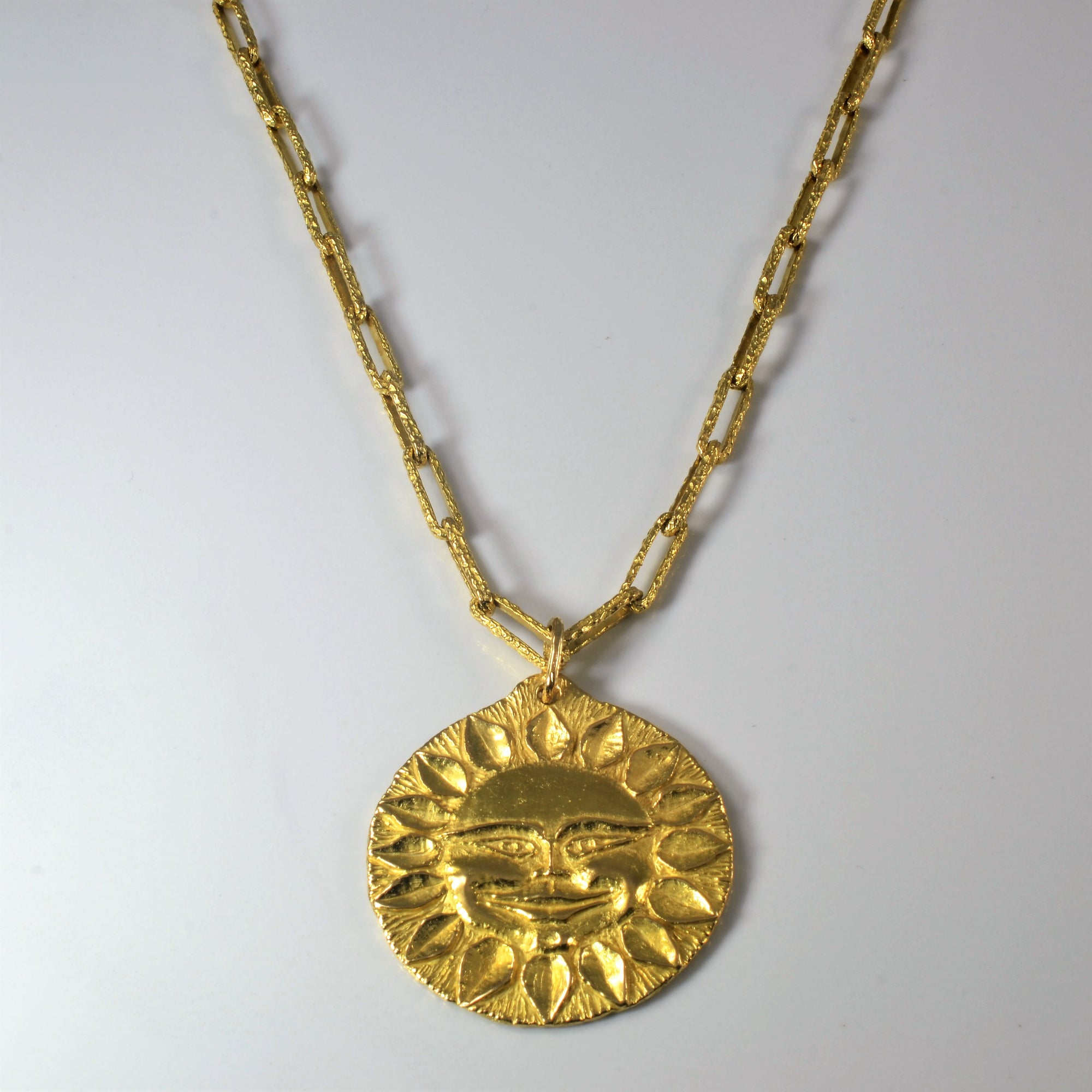 'Cavelti' Yellow Gold Sun Necklace | 31