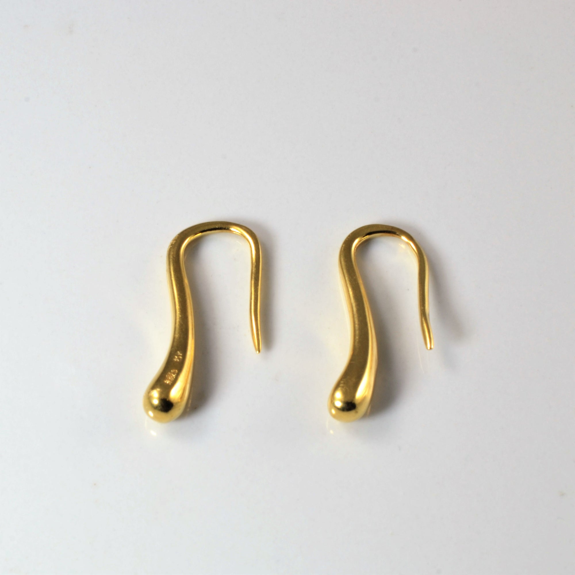 'Birks' Gold Tear Drop Earrings |