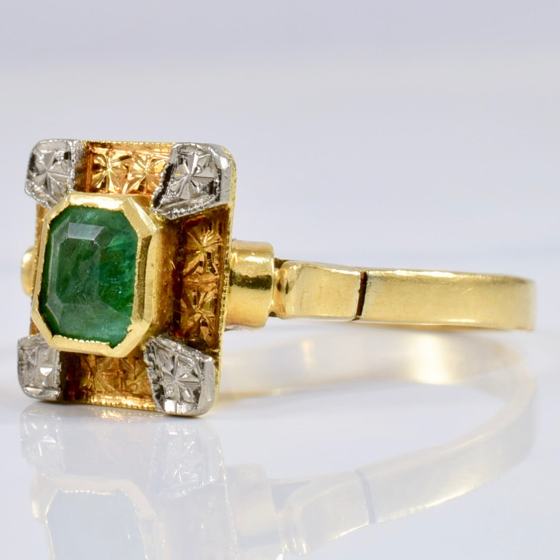 Bezel Set Emerald Ring | SZ 7 |