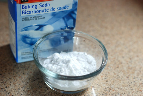 Teeth whiten - home - baking soda