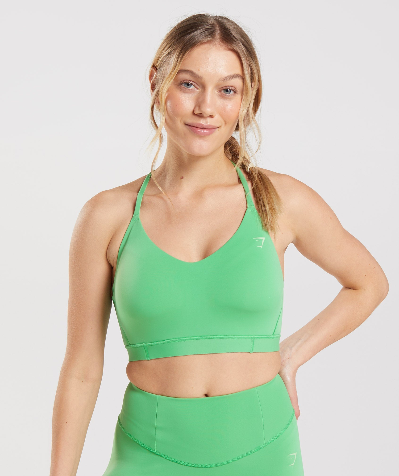 Купить Спортивный бюстгальтер Gymshark sports bra medium Light Green, цена  2 890 руб — (203816196573), США