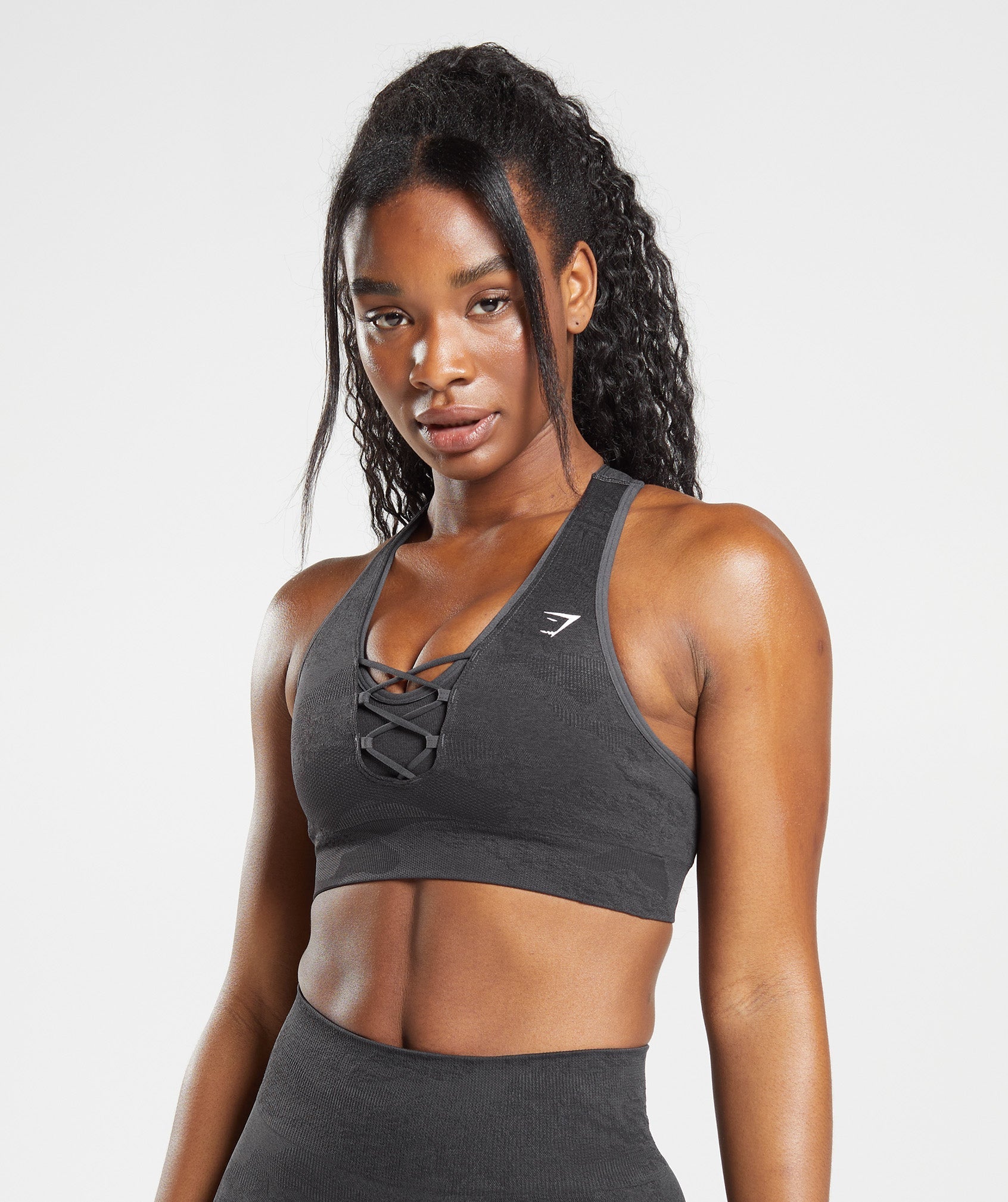 Gymshark Energy Seamless Sports Bra - Black 2  Seamless sports bra, Black  sports bra, Workout bras sports