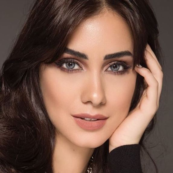 freshlook colorblends sterling grey on dark brown eyes