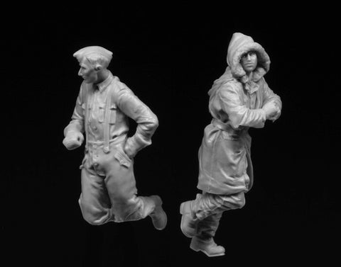 Six 1/35 Resin Figures: German Sd.Kfz.251 Crew In Winter Uniforms