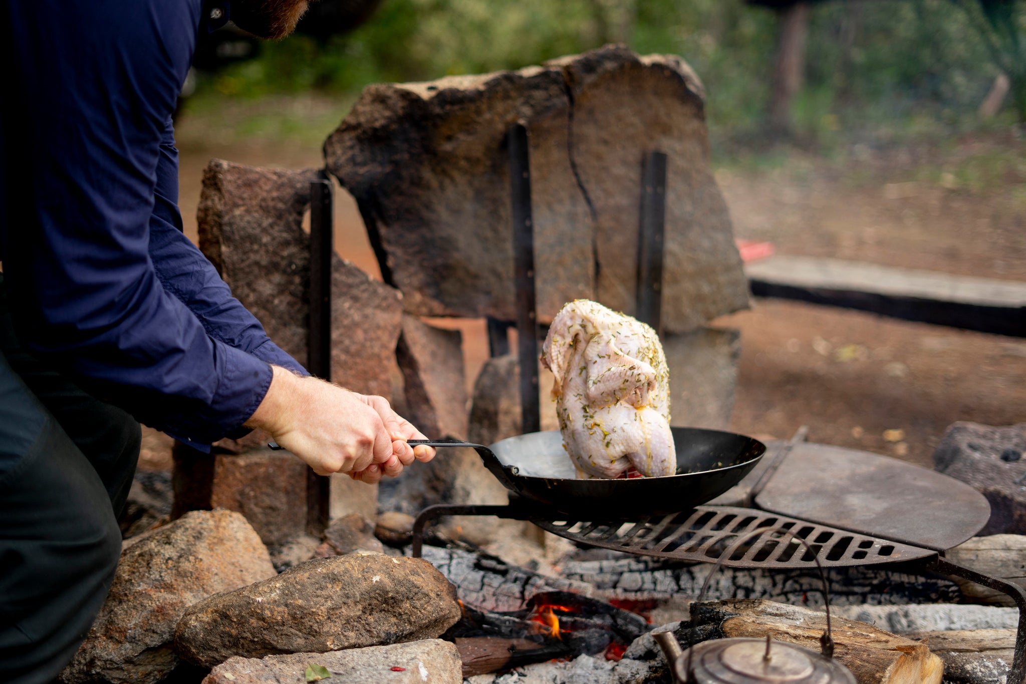 Hillbilly wok getting put to good use while cooking a beer can chicken. Grabmegear supply these in a kit with a bag. I think the hillbilly wok is the perfect thing to cook a beer can chicken.