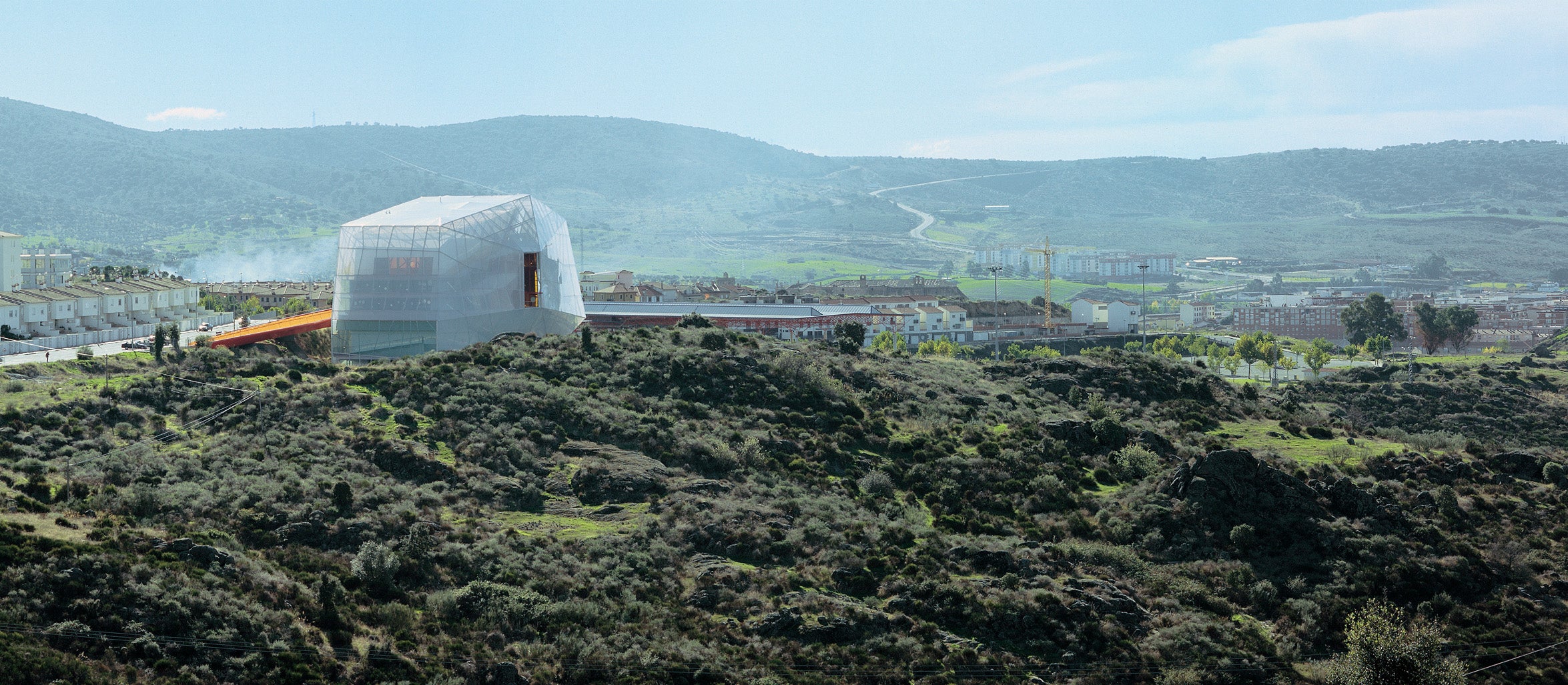 Paisaje del Auditorio y Centro de Congresos de Plasencia por SelgasCano